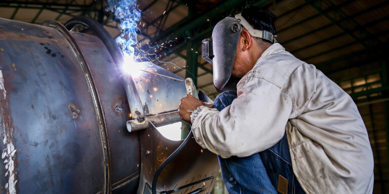 The Hidden Compliance Risks Inside Manufacturing Shift Coverage